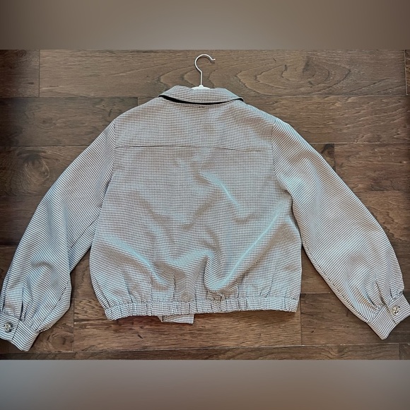 Black and white button down collared bomber jacket. Size L. - Picture 7 of 13